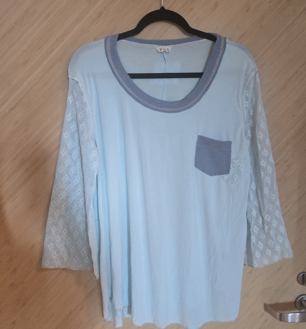 POL Clothing Light Blue Lace Sleeve Waffle Knit Contrast Top - Size L